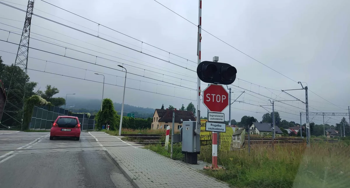 Fakty, Mieszkańcy mają dość ciągłego trąbienia pociągów Awaria kolei prawie tydzień - zdjęcie, fotografia