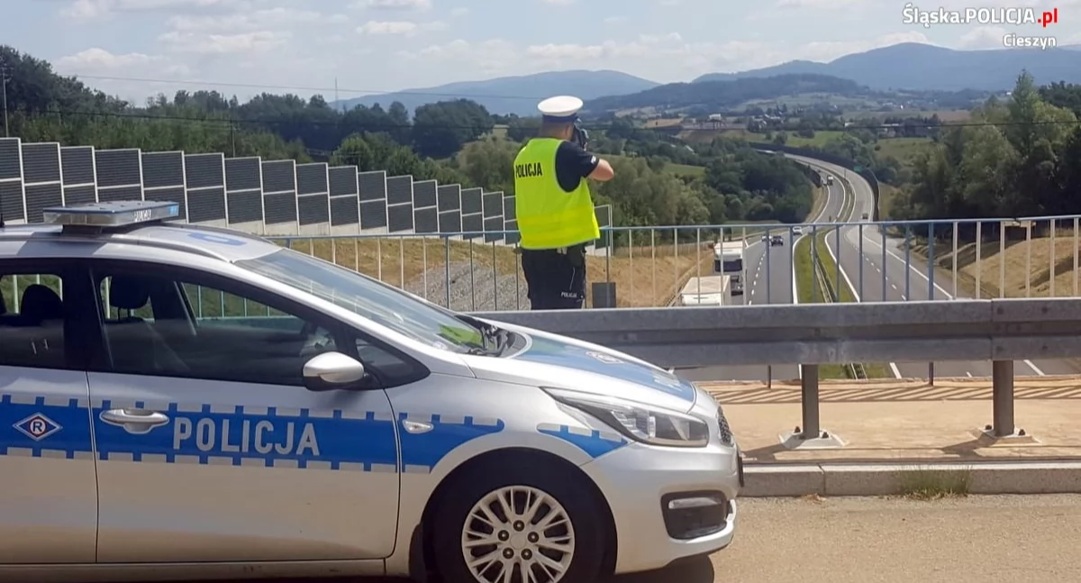Wypadki drogowe, Jazda zderzaku lupą Akcja policji - zdjęcie, fotografia