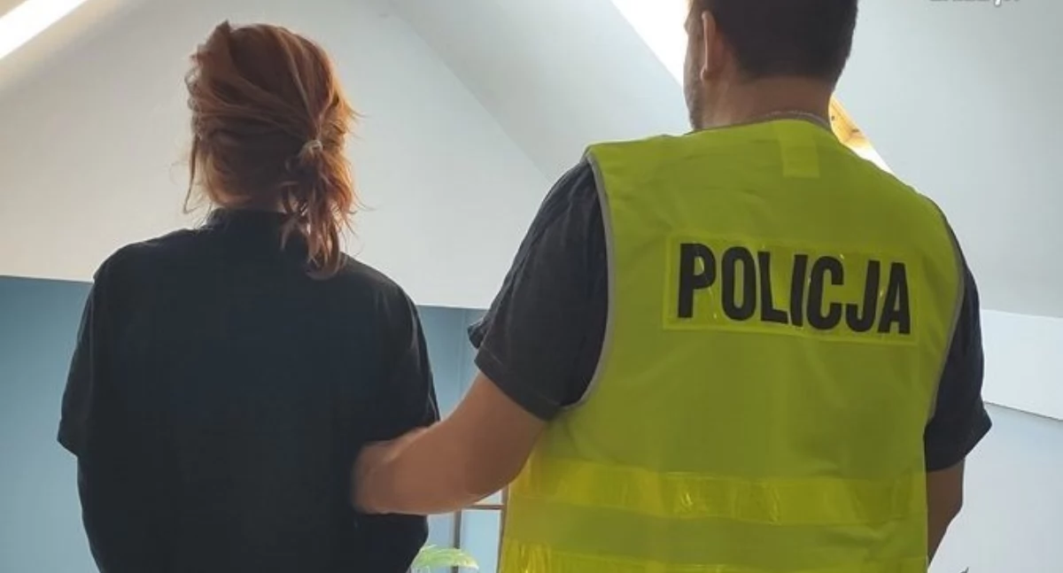 Policja, latka zatrzymana kradzieży pobiciu ekspedientki - zdjęcie, fotografia
