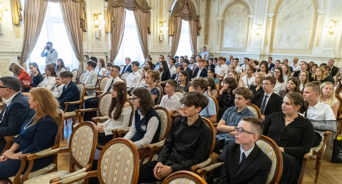 Nauka i edukacja, Najlepsi bielscy uczniowie wyróżnieni - zdjęcie, fotografia