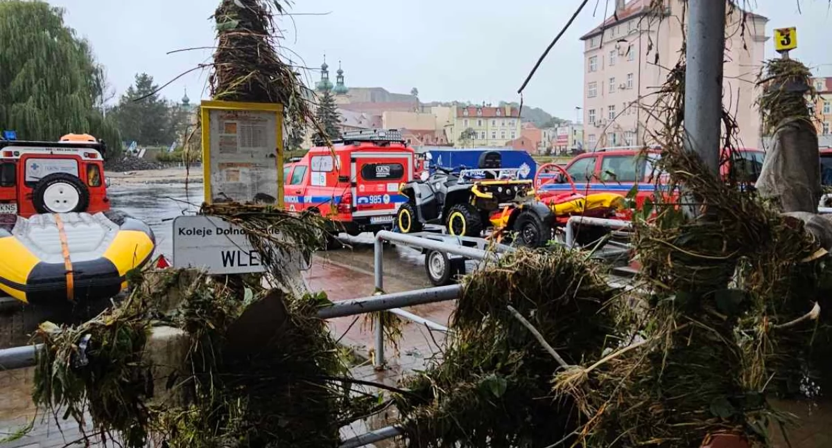 Na ratunek, Beskidzcy ratownicy ruszyli wczoraj pomoc Lądka Zdroju Stronia Śląskiego - zdjęcie, fotografia