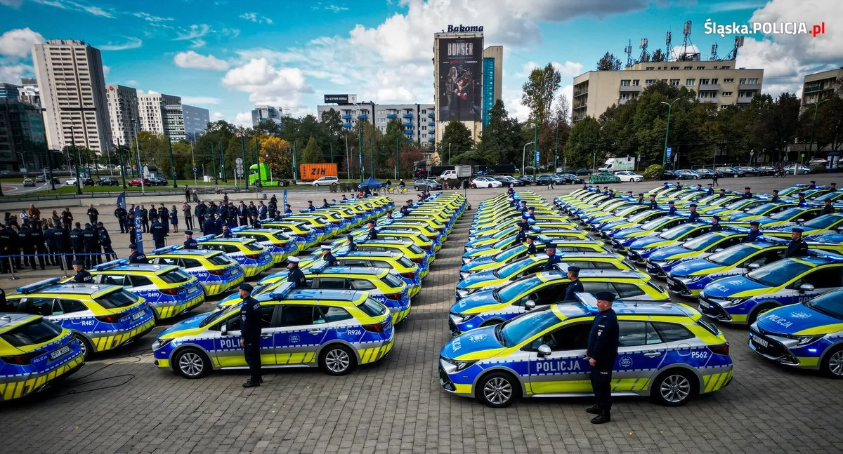 Policja, Rekordowa inwestycja policję województwa śląskiego radiowozy drogach - zdjęcie, fotografia