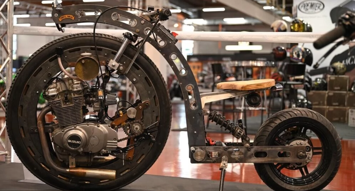 Motoryzacja, Najbardziej szalony motocykl stworzony Czechowicach Dziedzicach - zdjęcie, fotografia