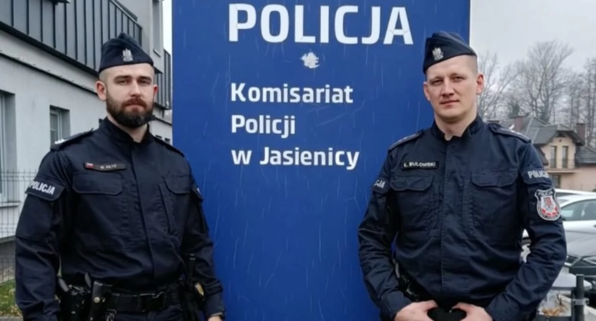 Policja, Zatrzymano seniora porę Policja udaremnia oszustwo policjanta - zdjęcie, fotografia