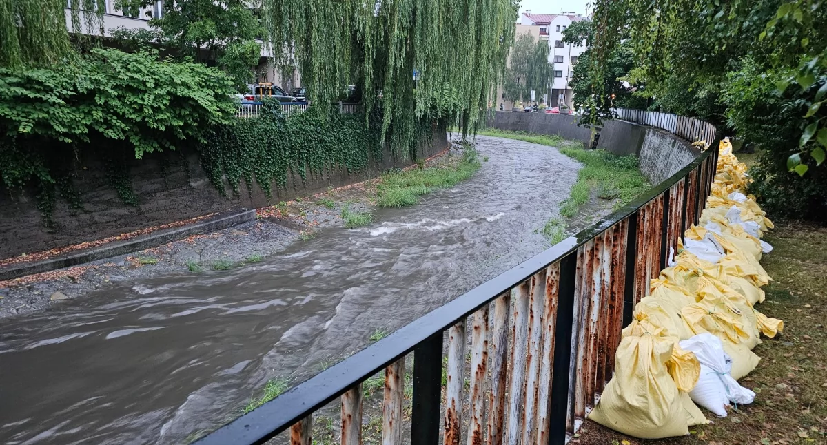 Pogoda, Deszczu mniej spodziewano Pogotowie przeciwpowodziowe Bielsku Białej powiecie bielskim Aktualizacja - zdjęcie, fotografia