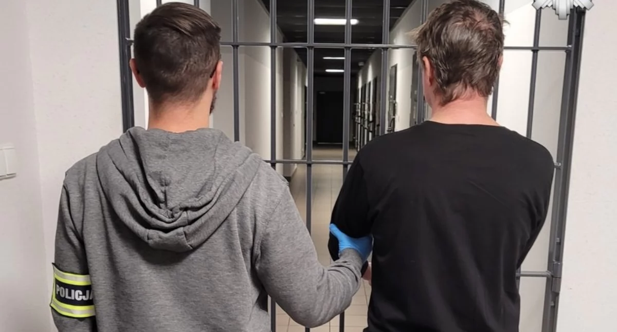 Policja, Zatrzymanie podejrzanego kradzież szczególnie zuchwałą pracowni jubilerskiej - zdjęcie, fotografia