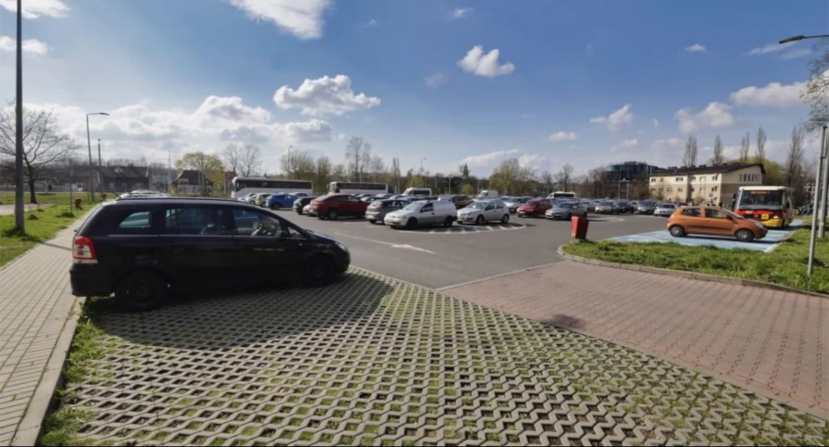 Utrudnienia drogowe, Zmiany dostępności abonamentów parkingowych Bielsku Białej - zdjęcie, fotografia