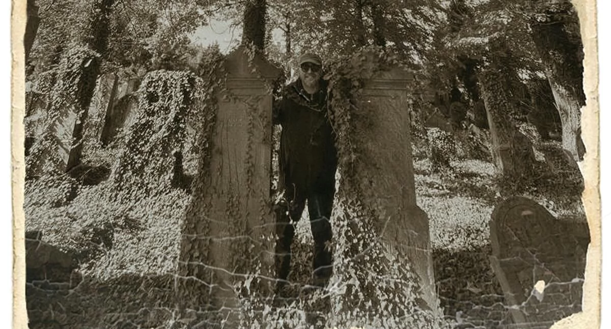 Historia, Spacer historyczny cmentarzu żydowskim Jackiem Proszykiem listopada - zdjęcie, fotografia