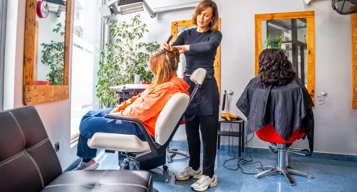 Uroda, Planujesz otwarcie salonu fryzjerskiego Sprawdź czego zacząć! - zdjęcie, fotografia