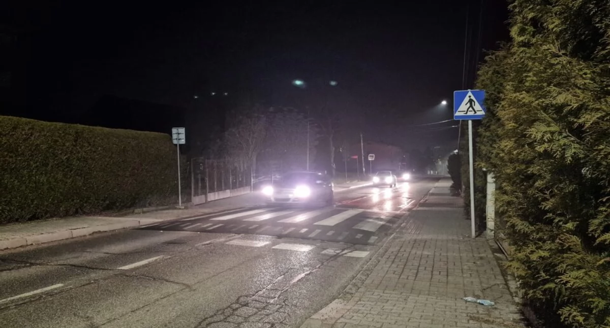 Polityka i samorząd, Około przejść pieszych zostanie doświetlonych Powiat bielski zwiększa inwestycje bezpieczeństwo - zdjęcie, fotografia