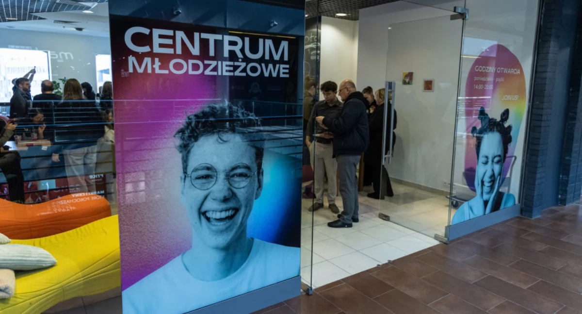 Atrakcje, Centrum Młodzieżowe oficjalnie otwarte przestrzeń młodych Galerii Sfera tętni życiem - zdjęcie, fotografia