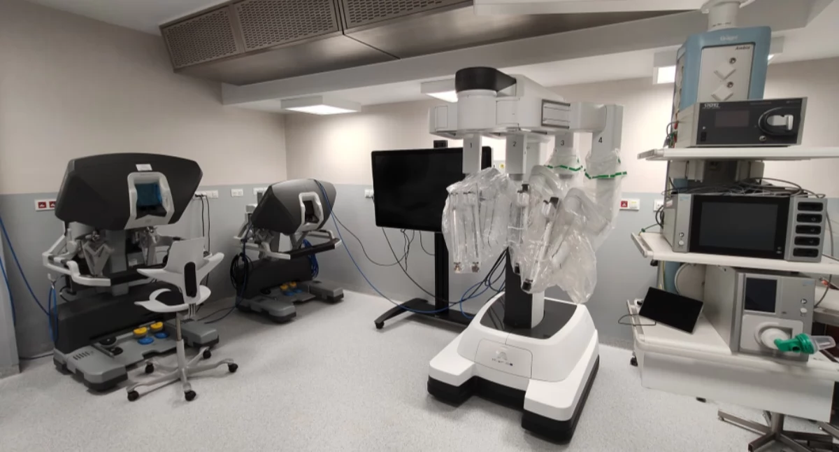 Służba zdrowia, chirurgii Bielsku‑Białej Szpital Wojewódzki wykonał pierwsze operacje robotem Vinci - zdjęcie, fotografia