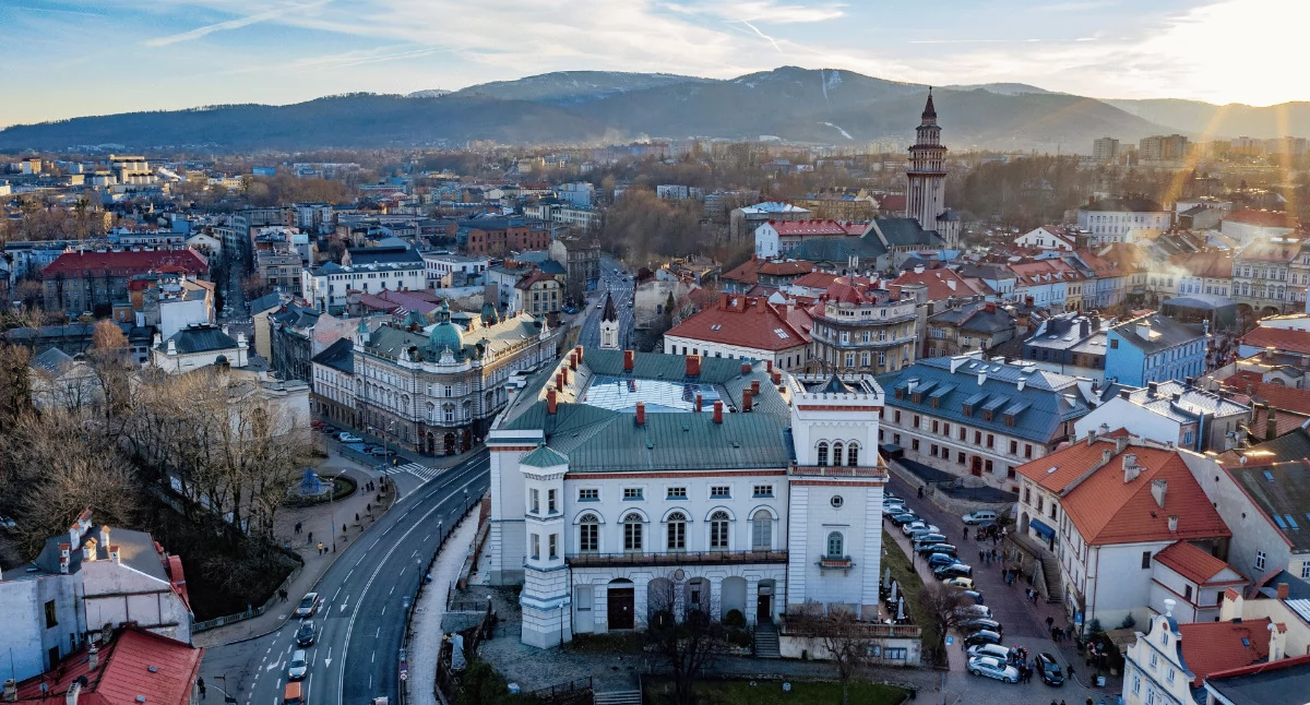 Rynek nieruchomości, kosztuje mieszkanie Bielsku Białej mieszkań rynku wtórnym pierwotnym - zdjęcie, fotografia
