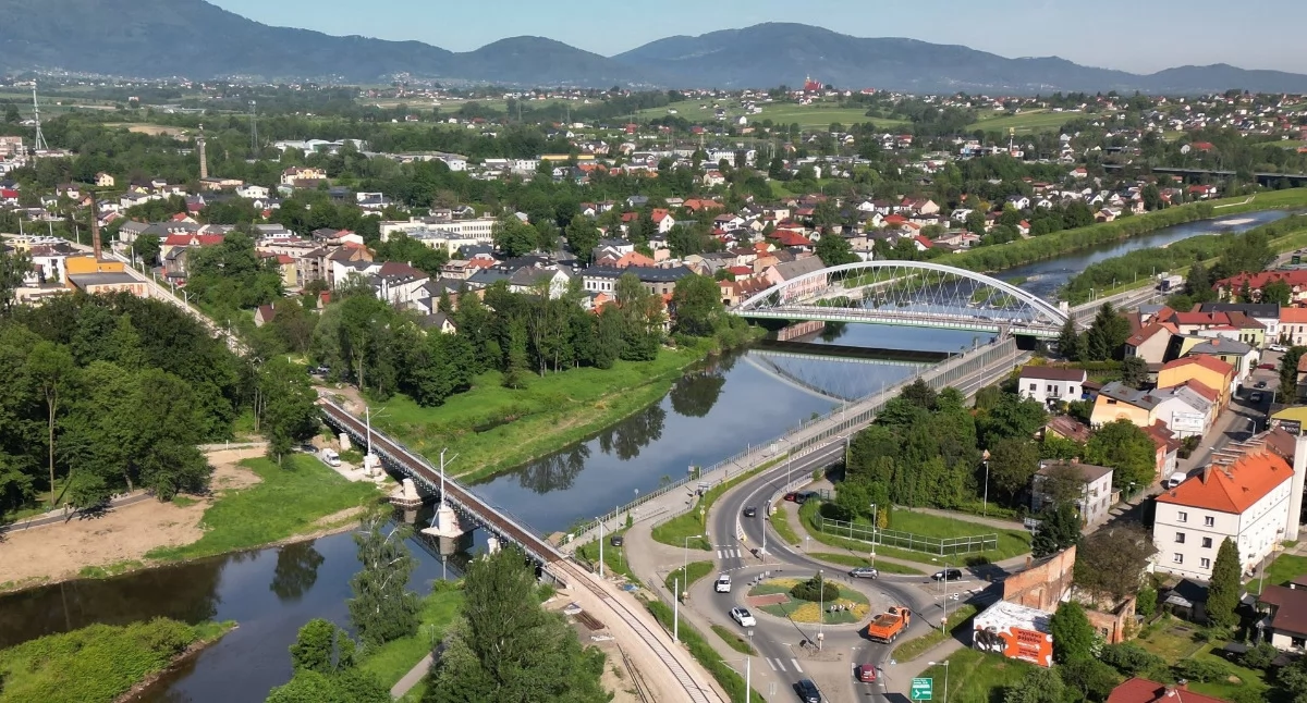 Inwestycje, Modernizacja linii kolejowej finiszu grudnia szybsze połączenia Beskidami - zdjęcie, fotografia