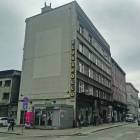 W tym udynku mieściły się kina Apollo i Rialto.