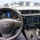 trzy nowe radiowozy, napęd hybrydowy, Toyota Auris (3)