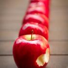 apples-fruit-red-juicy-39028