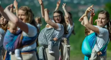 Z Bielska-Białej na świat. Sukces matek z grupy Chustotańce