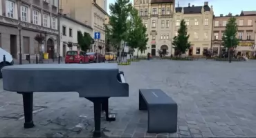 Fortepian pod presją. Czy instrument zniknie z Placu Wojska Polskiego