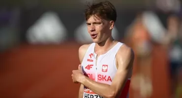 Kamil Herzyk z Just Team Bielsko-Biała bije rekord Polski na 3000 metrów