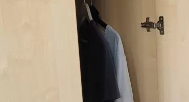 Poszukiwany mężczyzna ukrył się w szafie