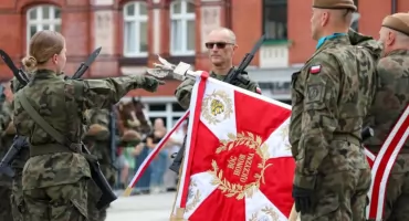 Uroczysta przysięga wojskowa w Parku Miejskim Lasek w Czechowicach-Dziedzicach