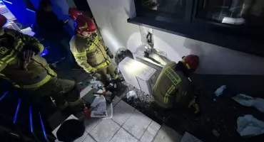 Pożar na ul. Rucianej w Bielsku‑Białej. Mieszkańcy ugasili ogień przed przyjazdem straży