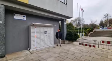Urzędomat przy starostwie. Mieszkańcy powiatu bielskiego odbiorą dowody rejestracyjne przez całą dobę