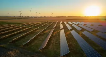 Czy technik energii odnawialnej to dobry wybór i jak wygląda nauka?     