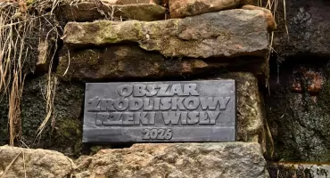Odsłonięcie symbolicznej tablicy źródła rzeki Wisły w rezerwacie Barania Góra