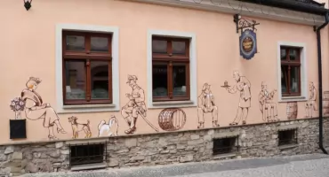 Nowy mural na Starówce – kolejna odsłona Szlaku Bielskich Murali